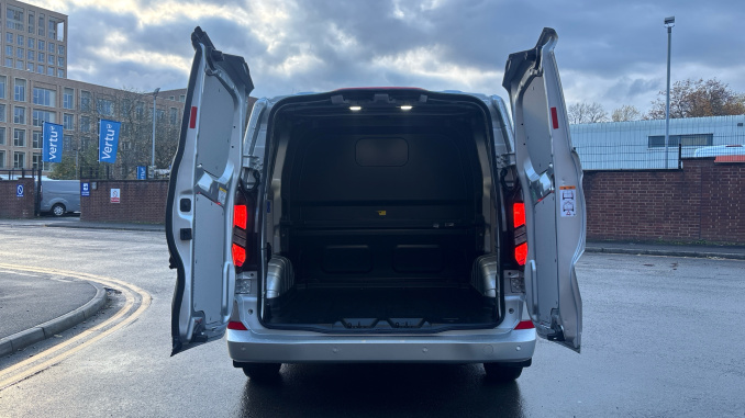 Ford Transit Custom 320 L1 Diesel Fwd 2.0 EcoBlue 150ps H1 Double Cab Van Limited - Image 3